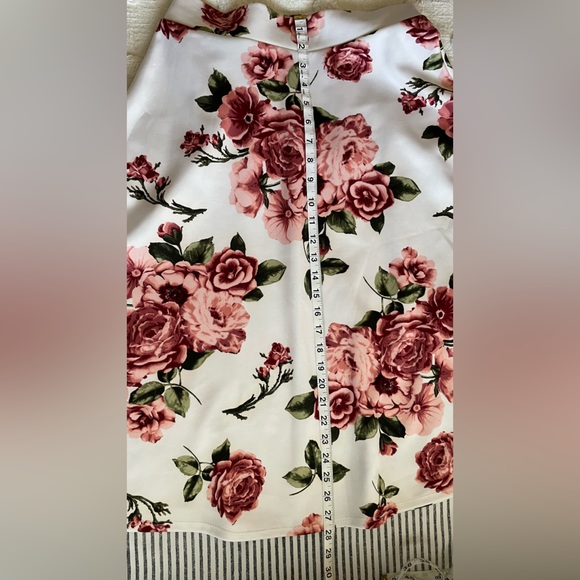 Floral dressy skirt - Picture 4 of 4